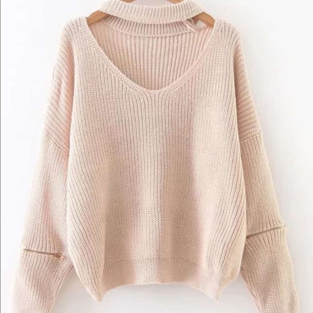 CHOKER V-NECK SWEATER